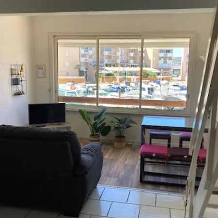 Apartman Duplex Facing The Port