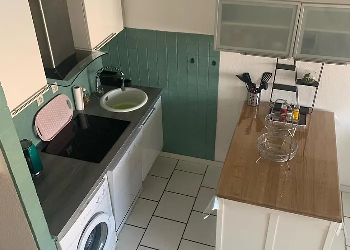 Duplex Facing The Port