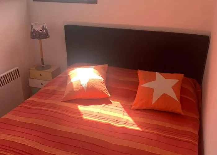 Duplex Facing The Port